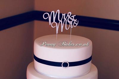 Elegant wedding cake - Cake by Popsue
