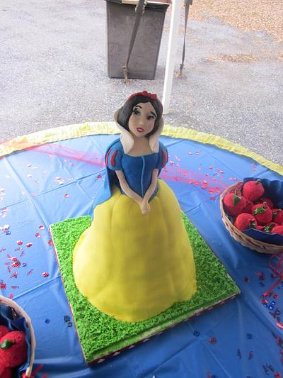 Snow White cake - Cake by Marlene