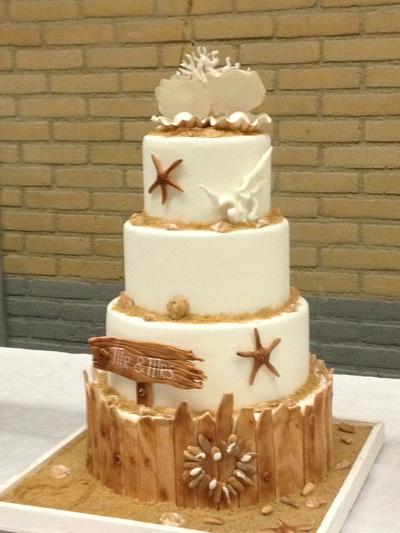 Beach wedding cake - Cake by Fantaartsie  Tamara van der Maden - Ritskes