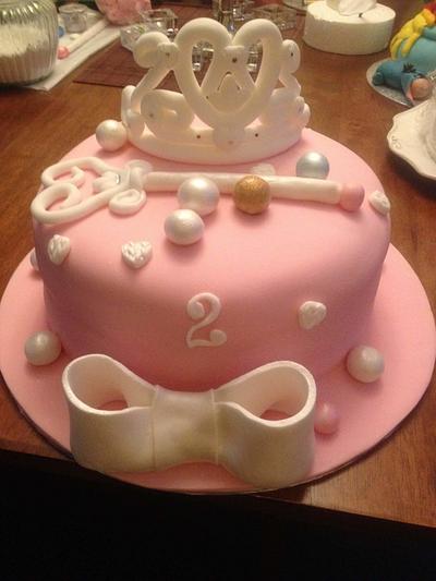 Crown with wand cake - Cake by Phantasy Cakes