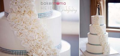 Ruffled wedding cake - Cake by Bakermama