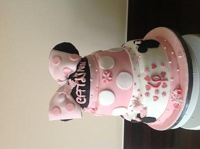 Minnie Mouse  - Cake by Jodie Taylor