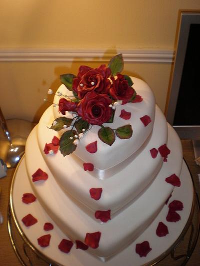 Cake tag: heart shaped wedding -