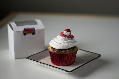 Fireman Helmet cupcakes - Cake by Vanilla01