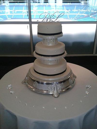 Mono Chrome Wedding cake - Cake by Cakesnstuff