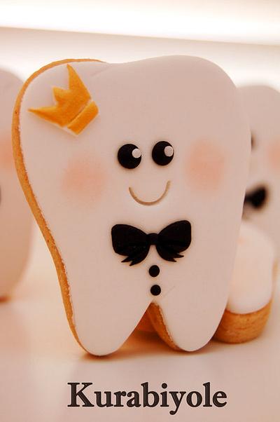 King teeth.. - Cake by ESRA HACIOĞLU (Kurabiyole)