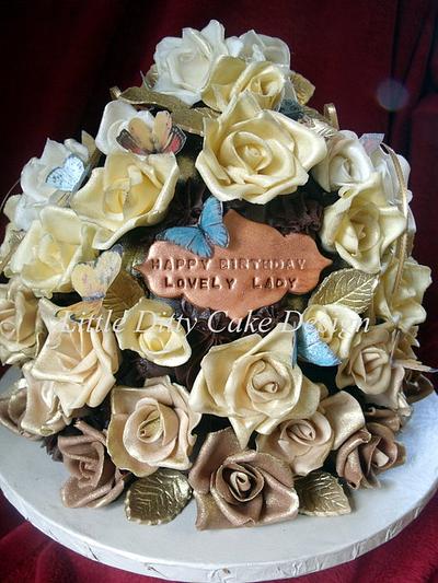 Lovely Lady - Cake by Yve mcClean