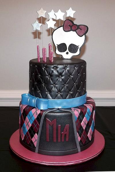 Monster High Birthday - Cake by Lindsey Ramirez Buehner 