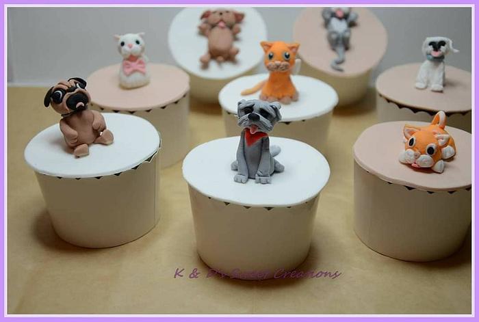 Cats and dogs cupcakes