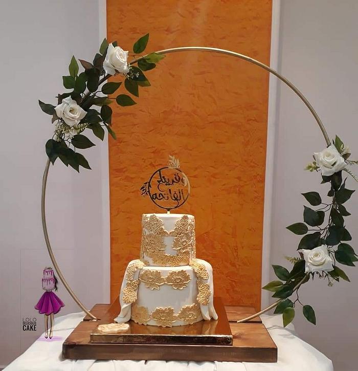 Engagement gold Cake by lolodeliciouscake