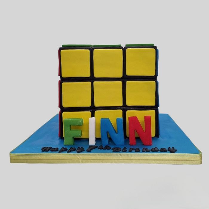 Rubik's cube theme cake