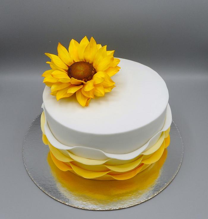 Birthday cake with sugar sunflower 