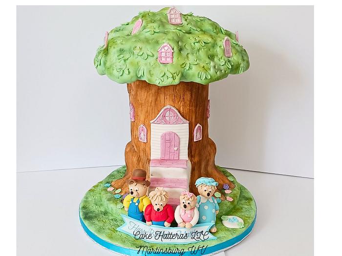 Berenstain Bears Treehouse Cake