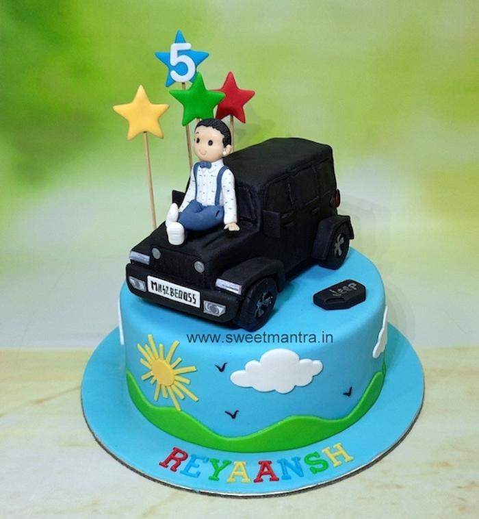Car theme customised cake