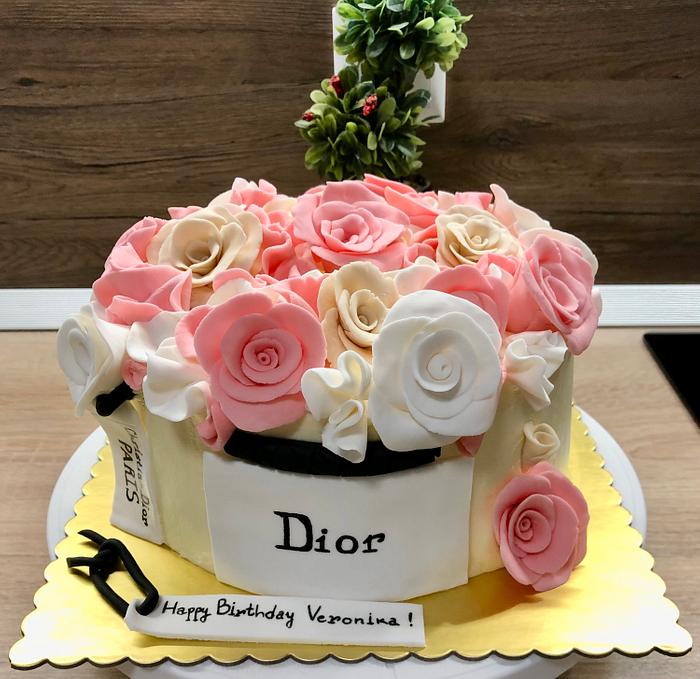 Dior cake 
