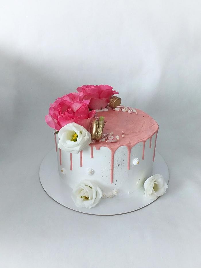 Elegant drip cake