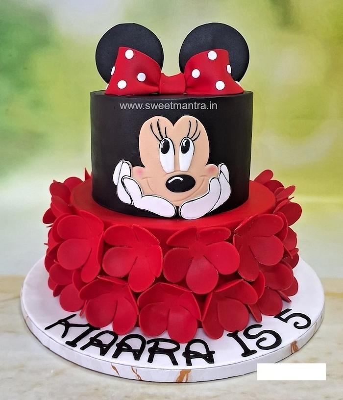 Minnie mouse 2 tier cake