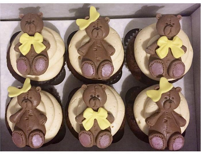 Bear Bows Cupcakes