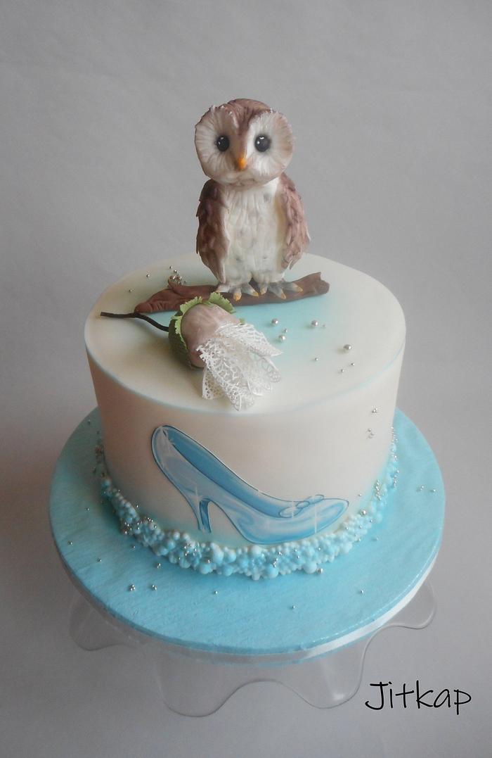 Owl and nut from the Cinderella fairy tale