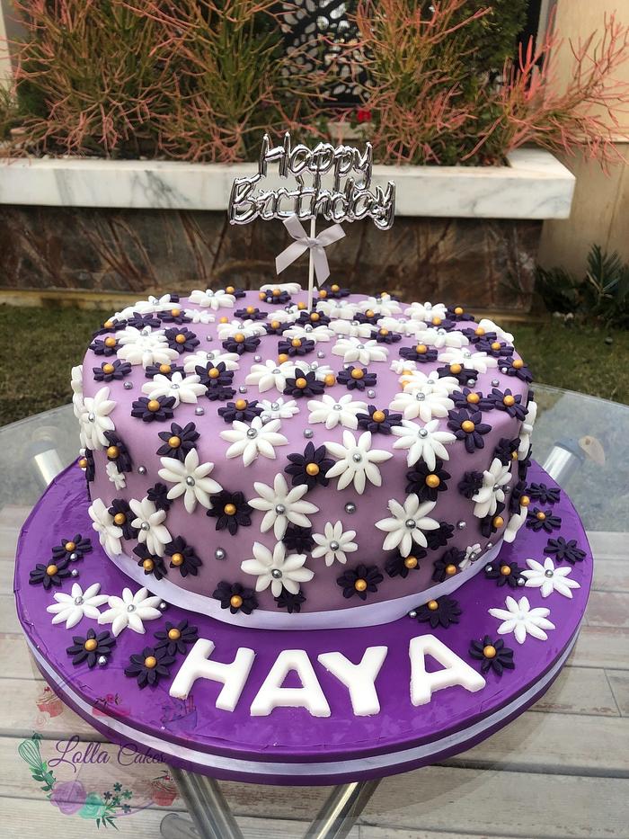 Purple flowery cake 