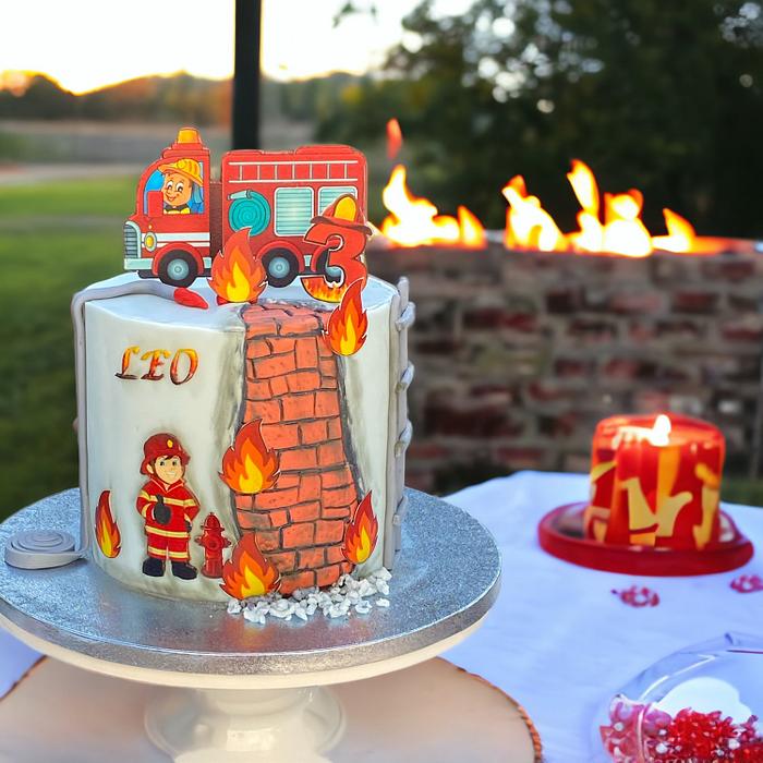 Birthdaycake firefighter