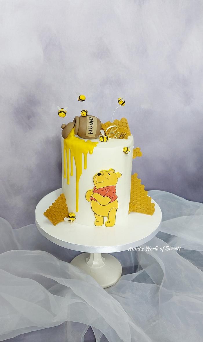 Winnie the Pooh Cake 