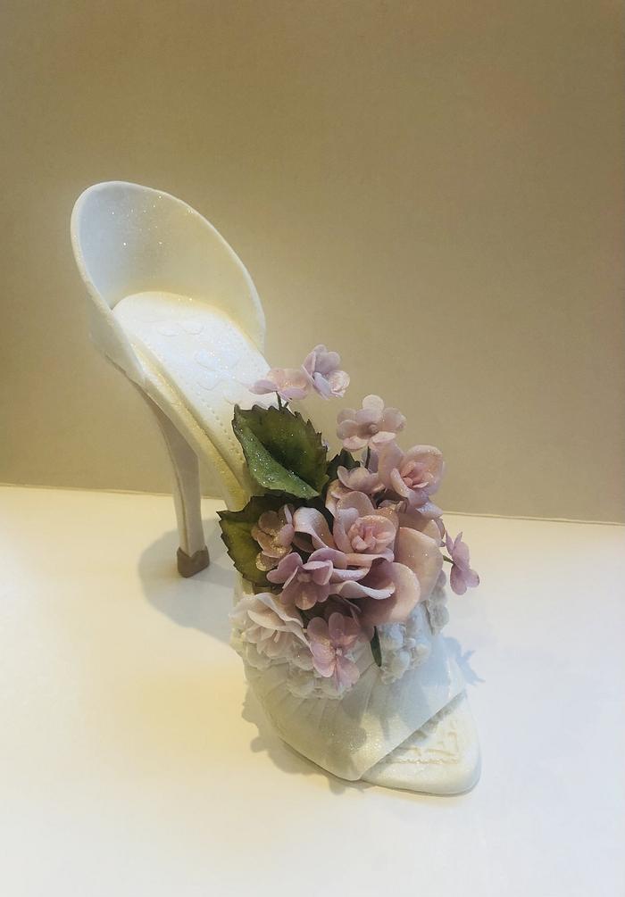 Sugar shoe with flowers