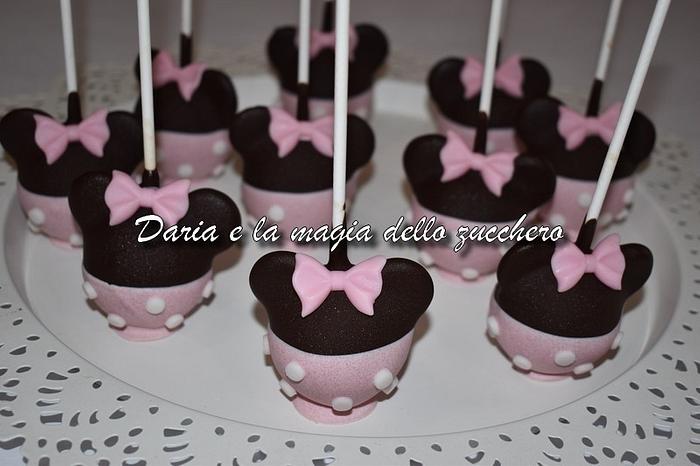 Minnie cakepops