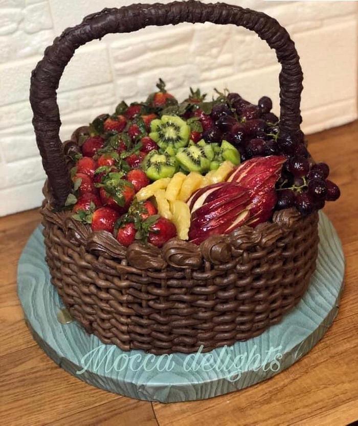 Fruit basket cake