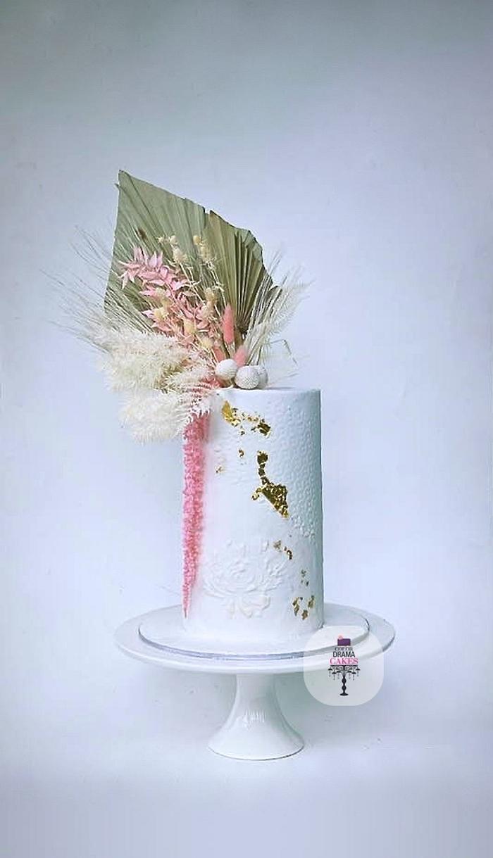 Wedding cake design with dry flowers 