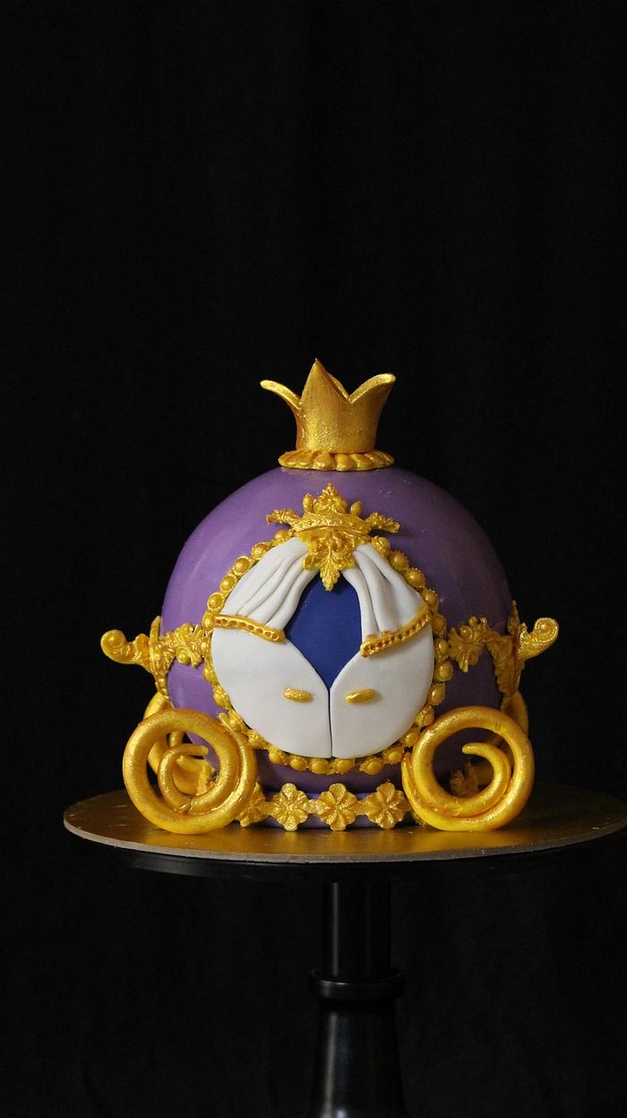 Princess Pinata cake