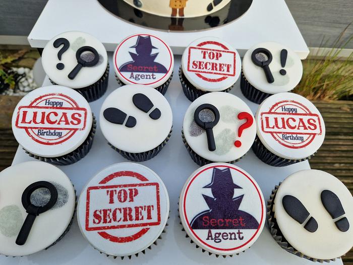 detective cake and cupcakes