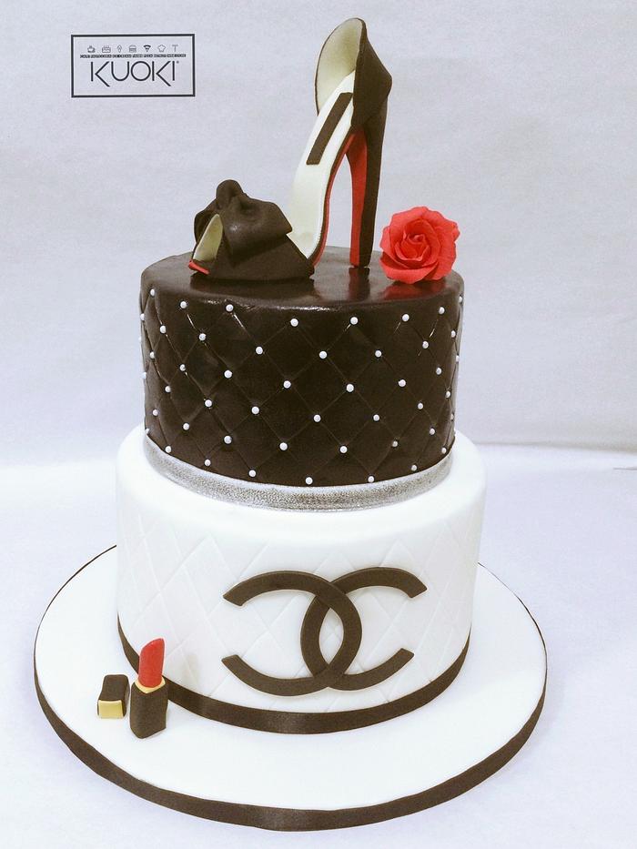 Fashion cake - Decorated Cake by Donatella Bussacchetti - CakesDecor