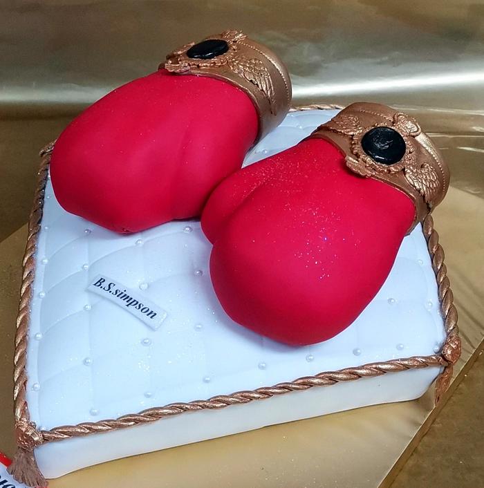Cake boxing gloves