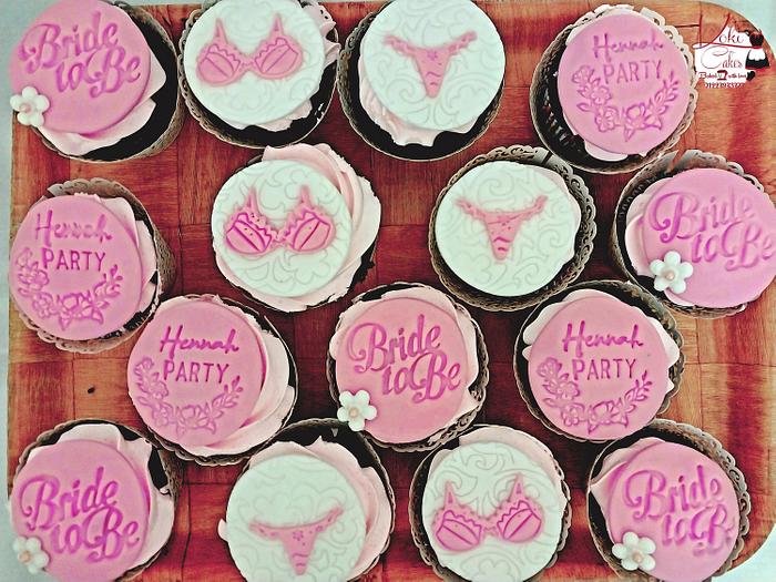 "Bachelorette party cupcakes"