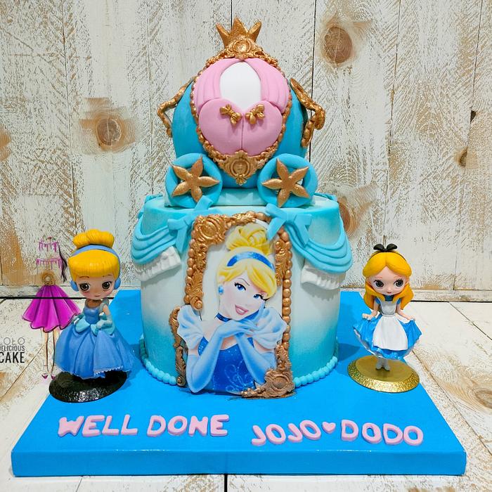 Cinderella Carriage Cake by lolodeliciouscake 