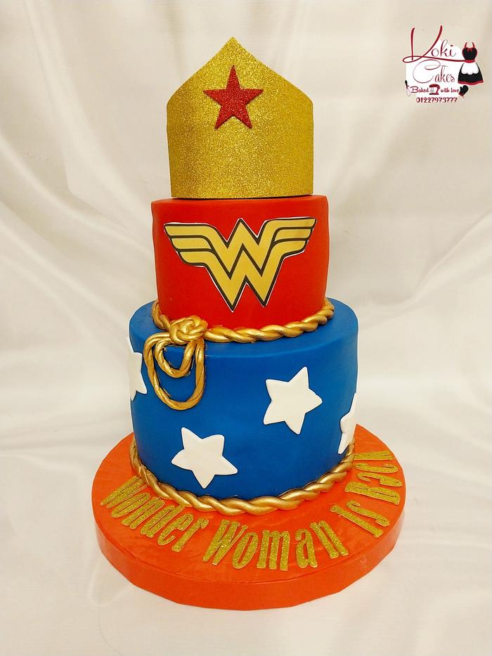 "Wonder woman cake"