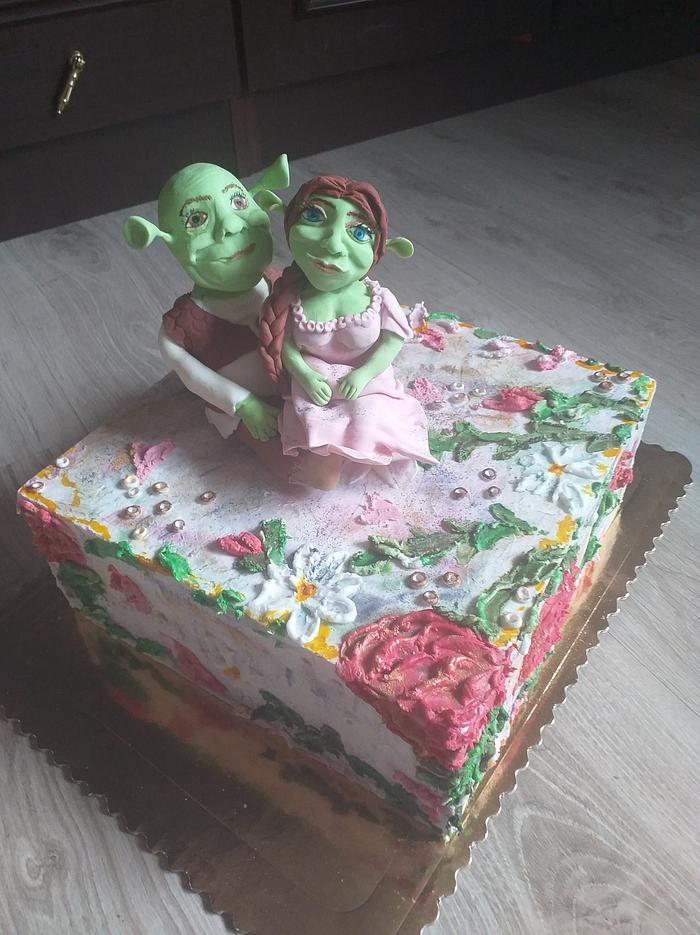 wedding cake with Fiona and Shrek