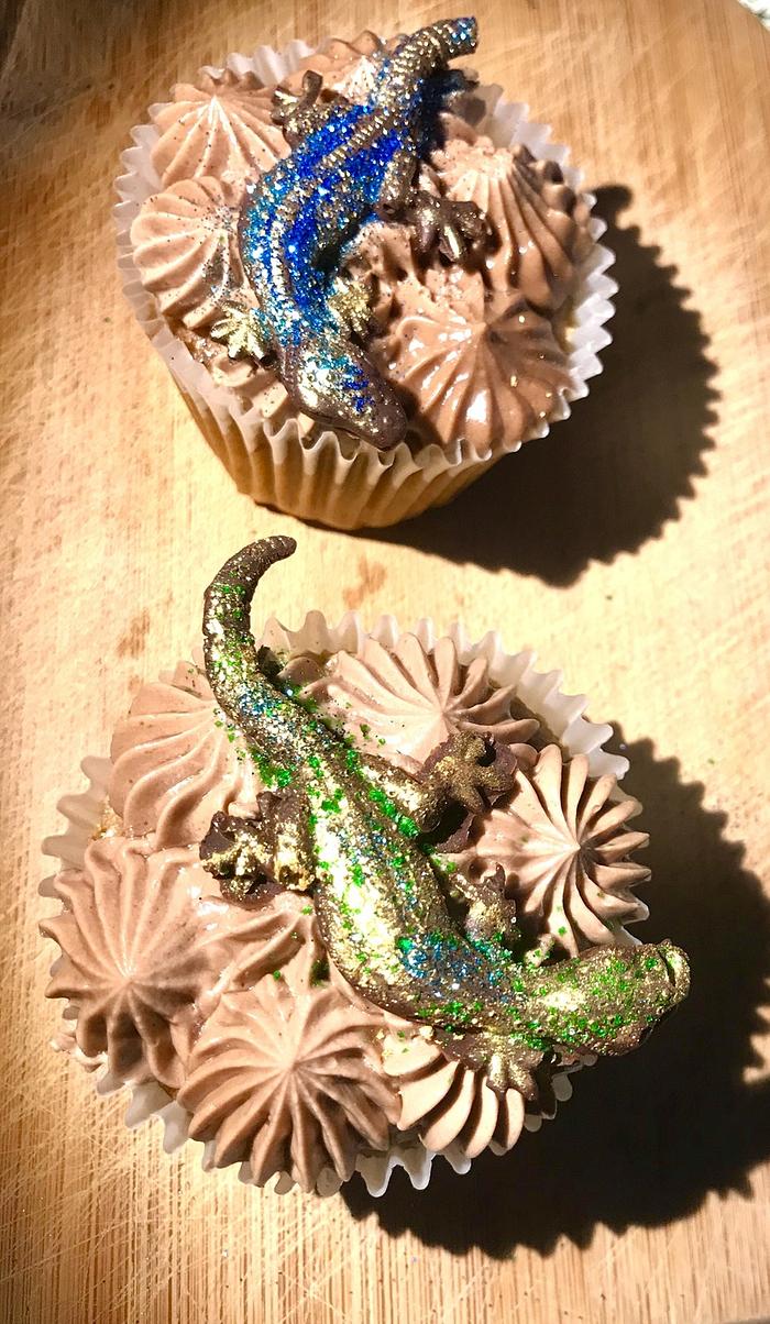 Cupcakes with lizards 