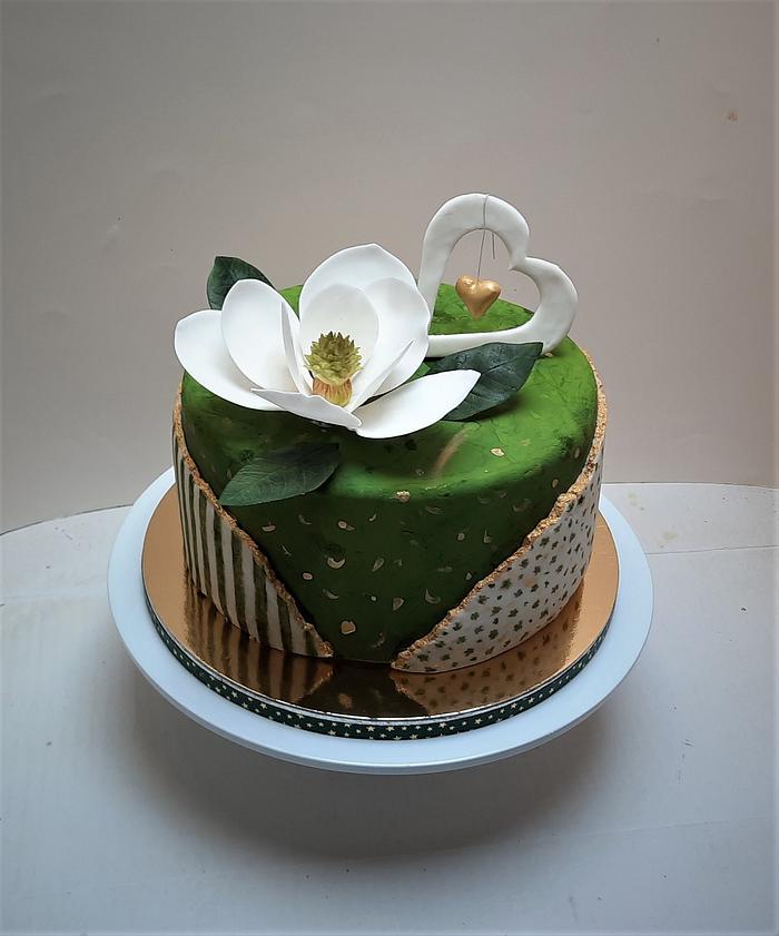 Southern magnolia and heart cake