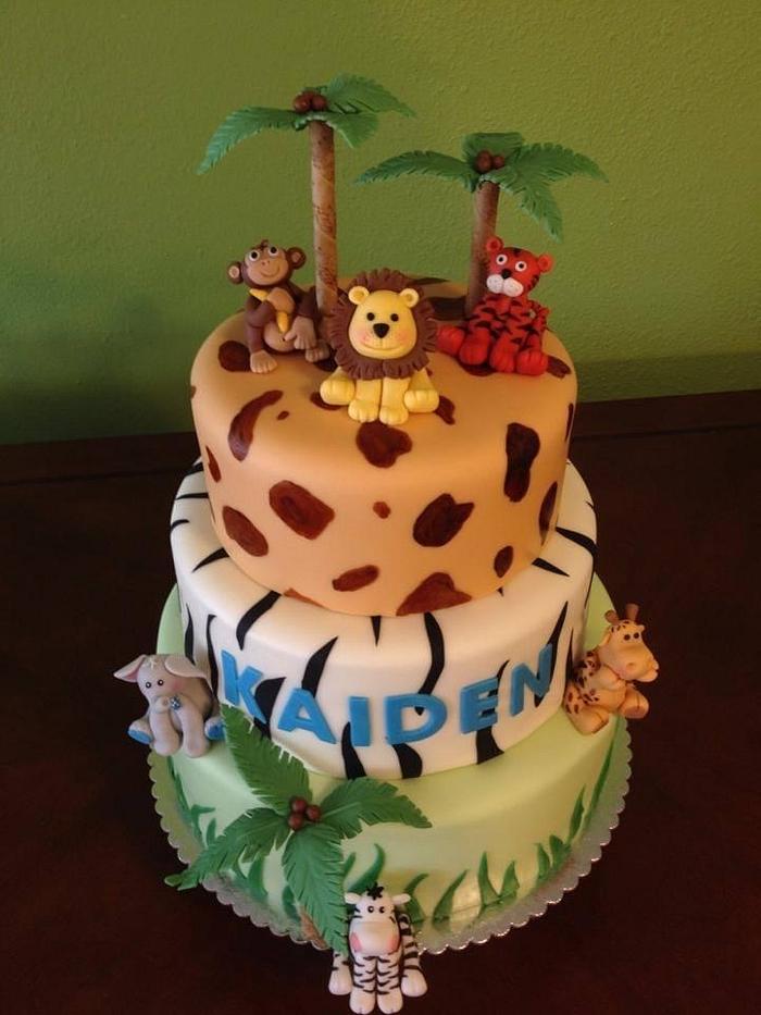 Baby animal safari cake