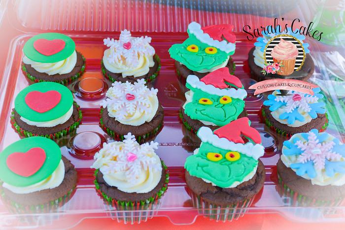 GRINCH CUPCAKES