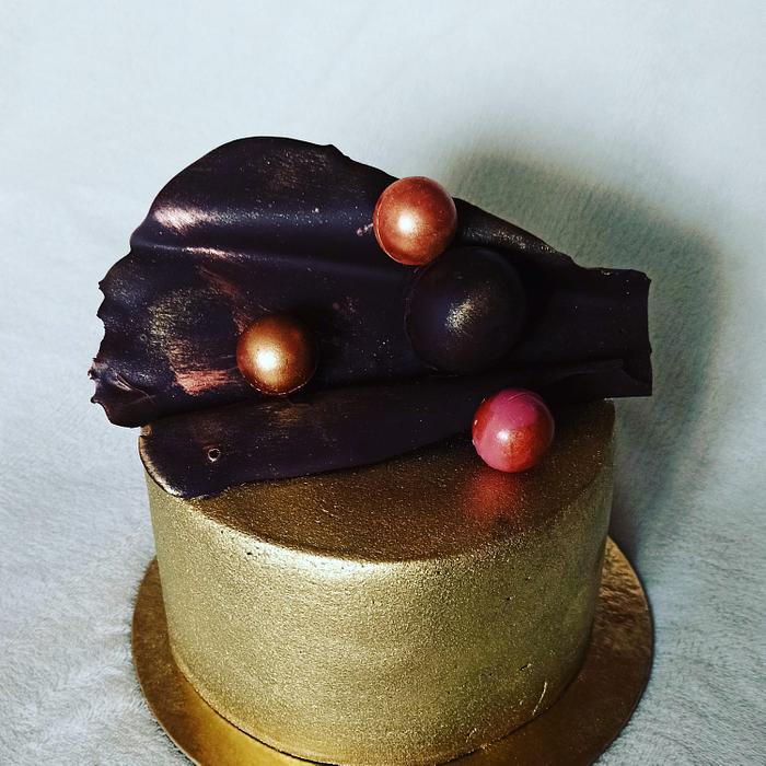 Small gold cake