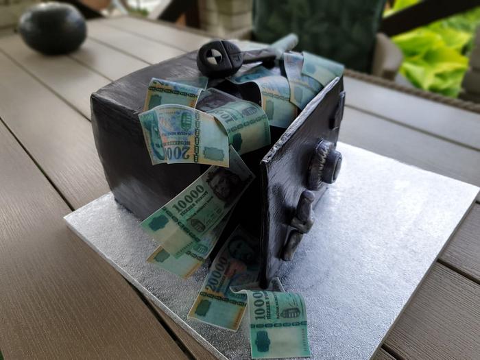 Safe Money cake