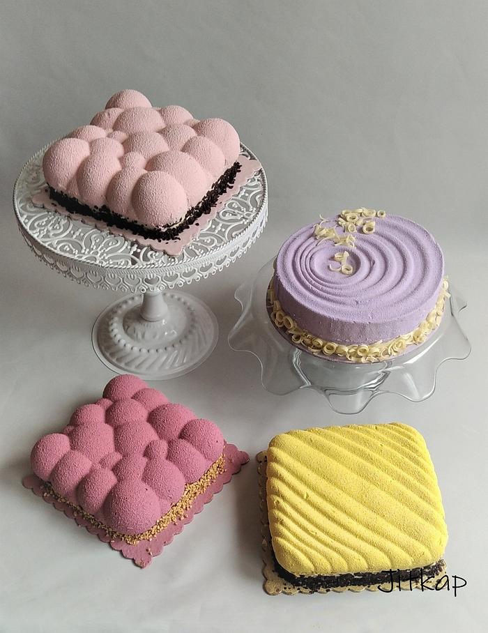 Velvet effect cakes