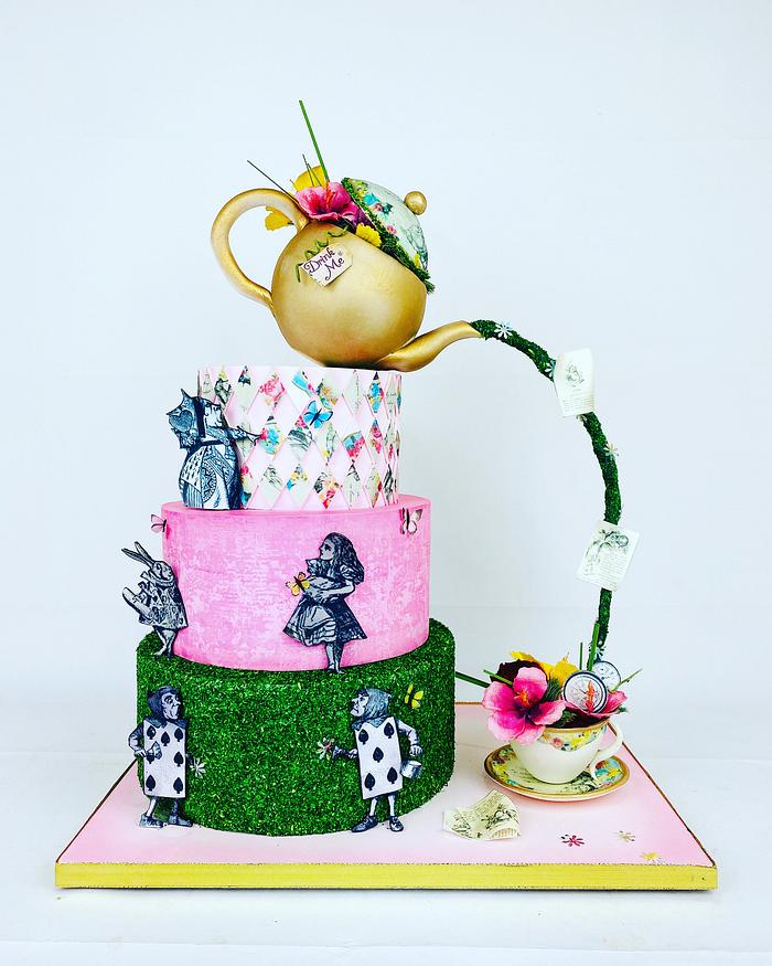 Alice wonderland cake 