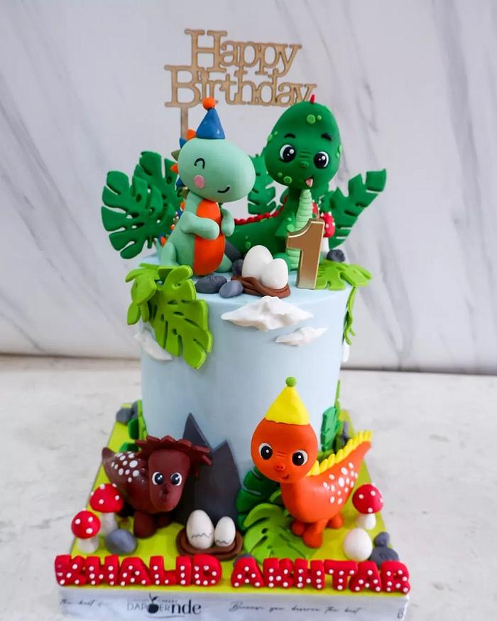 Dinosaurs Themed Cake