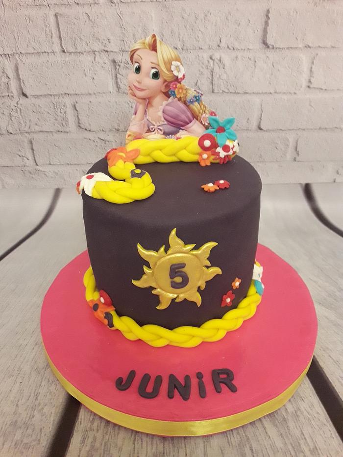 Rapunzel Cake