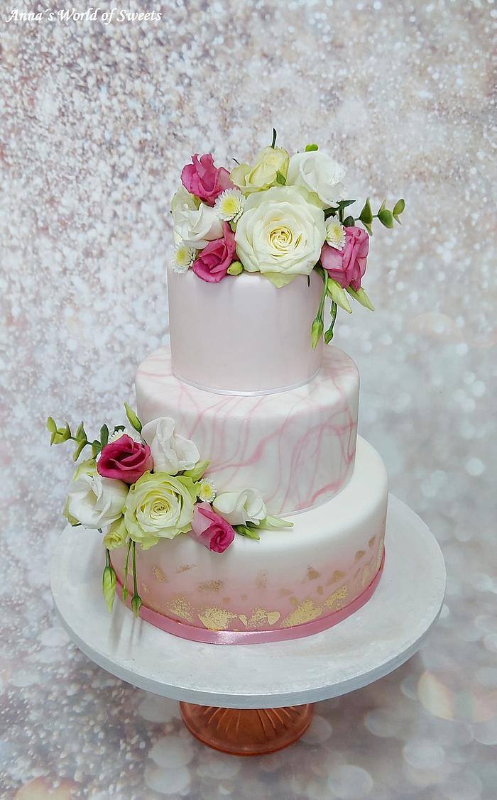 Romantic Pink & gold wedding cake