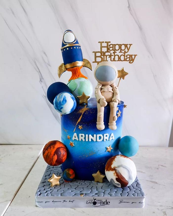  Space Explorer Birthday Cake for The Future Astronaut